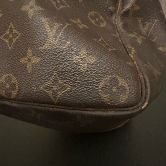 Authentic Louis Vuitton travel bag - Picture 12 of 16
